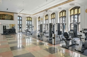 222 W Randolph St, Unit 3401 in Chicago, IL - Building Photo - Building Photo