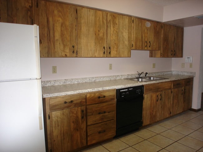 16 Lakewood Park