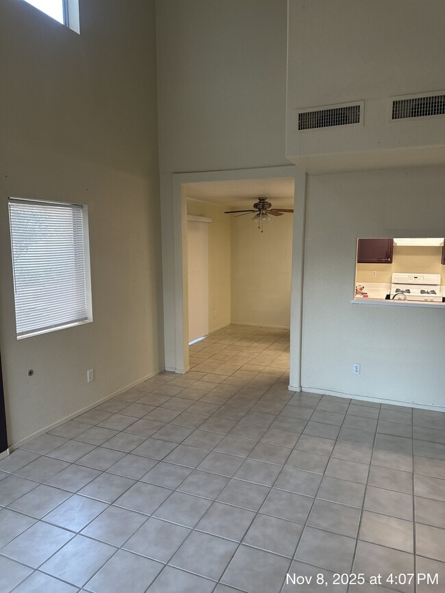 6833 Coral Rock Dr in Las Vegas, NV - Building Photo - Building Photo