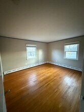 500 Metlars Ln in Piscataway, NJ - Building Photo - Building Photo