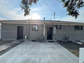 10462 Washington Way in Northglenn, CO - Foto de edificio - Building Photo