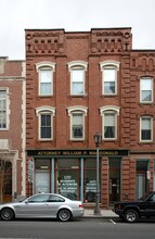 Transcript Building in Holyoke, MA - Foto de edificio - Building Photo