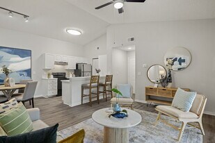 Oasis Naples in Naples, FL - Building Photo