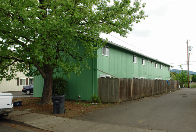 955 NW Hobart Ave in Corvallis, OR - Building Photo - Building Photo