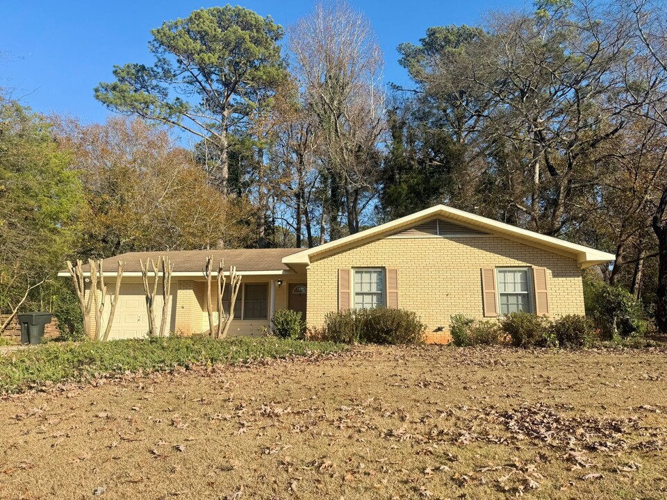 1611 Alpha St in Opelika, AL - Building Photo