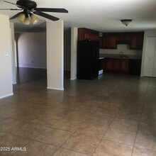 3747 E Winchcomb Dr in Phoenix, AZ - Foto de edificio - Building Photo