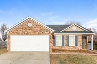 6906 W Dover Pl in McCordsville, IN - Building Photo