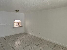 17255 SW 95th Ave in Palmetto Bay, FL - Building Photo