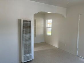 354-358 E Euclid Ave in Shafter, CA - Foto de edificio - Building Photo