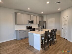 2408 Ayers Dr in Seguin, TX - Building Photo - Building Photo