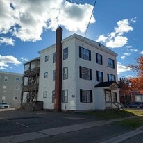 56 Fleet St in Moncton, NB - Building Photo