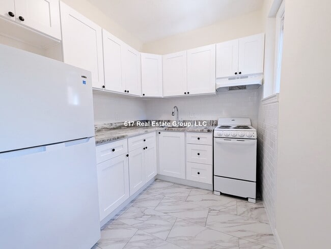 property at 2018 Commonwealth Ave