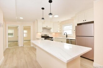 57-63-63 Cloverdale Blvd in Queens, NY - Building Photo - Building Photo