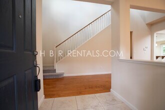 381 W Miramonte Dr in Mountain House, CA - Foto de edificio - Building Photo