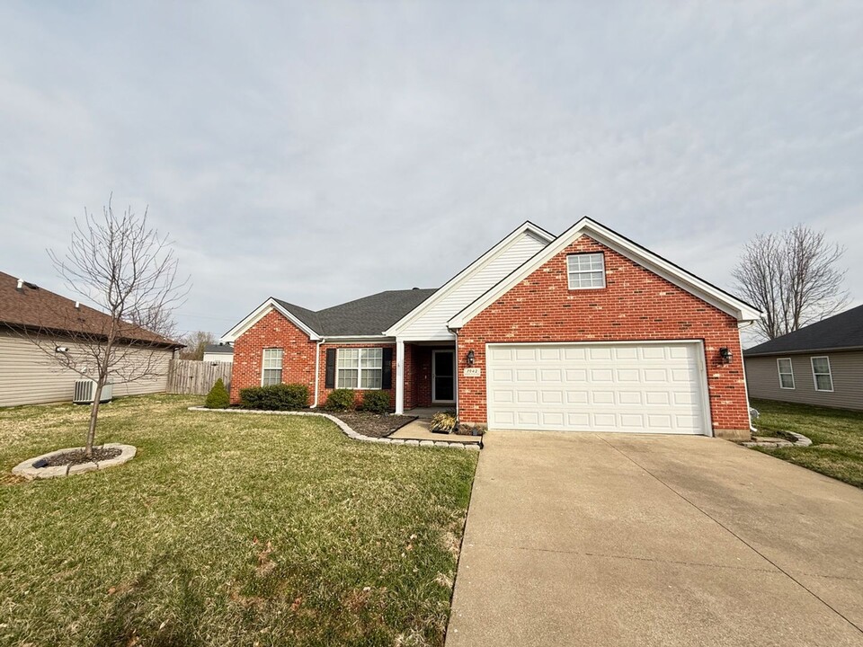 1942 Meadow Grass Creek in Owensboro, KY - Building Photo
