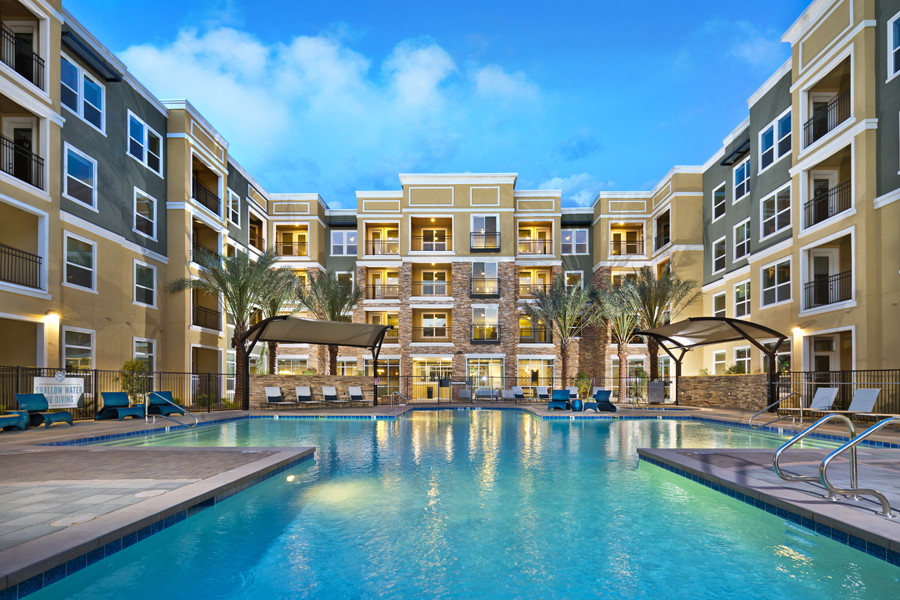 District at Biltmore Apartments in Phoenix, AZ - Building Photo