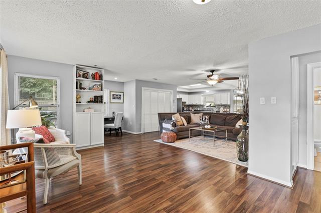 3805 Hawick Ln in Dallas, TX - Foto de edificio - Building Photo