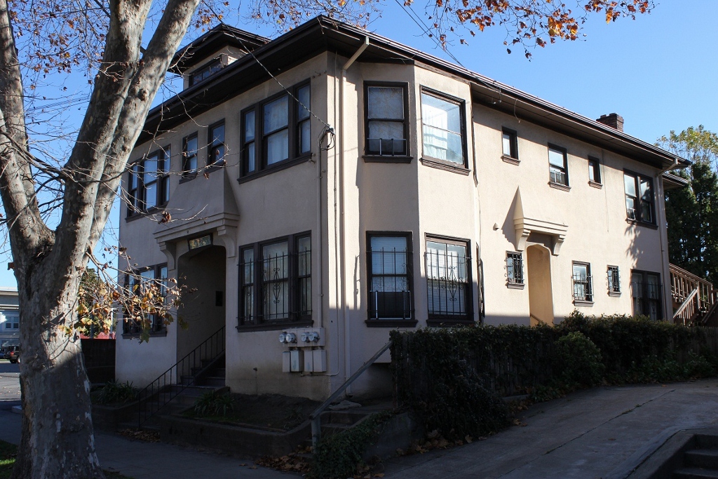 817 55th St in Oakland, CA - Foto de edificio