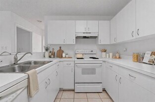 10111 W Atlantic Blvd, Unit C3 in Coral Springs, FL - Building Photo