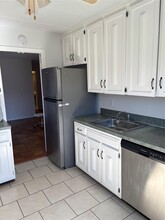 666 Pelham Rd in New Rochelle, NY - Building Photo - Building Photo