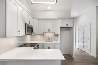 1083 US-9 in Fishkill, NY - Building Photo - Building Photo