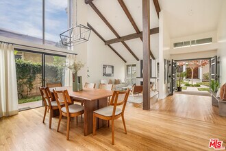1321 Avenida de Cortez in Los Angeles, CA - Building Photo - Building Photo