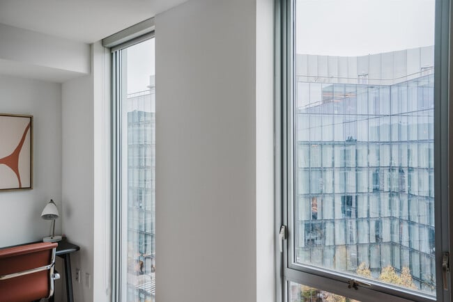 875 10th St NW in Washington, DC - Building Photo - Building Photo