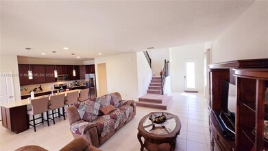 2647 E Lake Pointe Dr in Kissimmee, FL - Building Photo - Building Photo