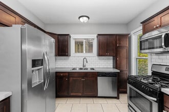 624 California St NW in Grand Rapids, MI - Foto de edificio - Building Photo