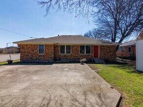 103 Aspen St in Lancaster, TX - Building Photo - Building Photo