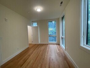 65 Cameron St, Unit 3 in Brookline, MA - Building Photo - Building Photo