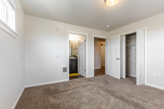 Escena Apartment Homes in Bend, OR - Foto de edificio - Building Photo