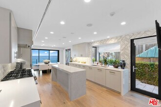 24146 Malibu Rd in Malibu, CA - Building Photo - Building Photo