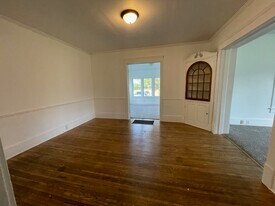 593 Maple St, Unit Lower Unit in Mansfield, OH - Building Photo