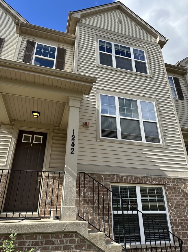 1242 Evergreen Ave in Des Plaines, IL - Building Photo - Building Photo