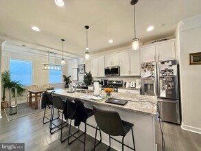 14327 Summit View Ln in Rockville, MD - Building Photo - Building Photo