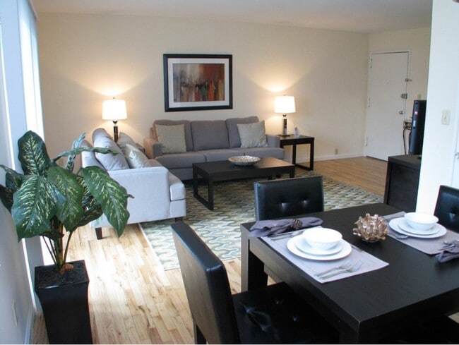 Newport Apartments in Milford, CT - Building Photo - Building Photo