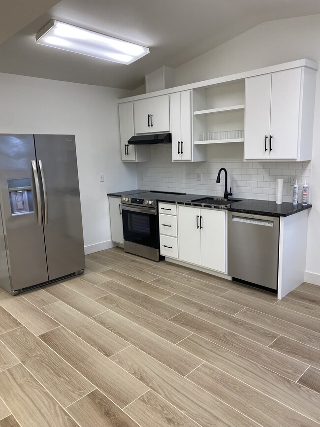 8940 N Ramsey Rd, Unit Studio Apartment in Hayden, ID - Building Photo - Building Photo