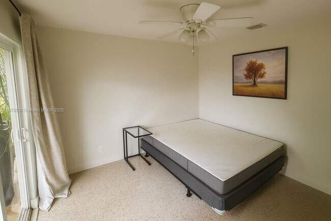 2125 NE 14th Ave in Wilton Manors, FL - Building Photo - Building Photo