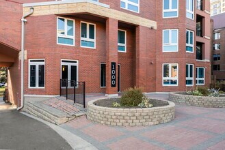 400-1400 Eau Claire Ave SW in Calgary, AB - Building Photo - Building Photo