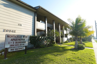 Monticello West Apartments in Costa Mesa, CA - Building Photo - Building Photo