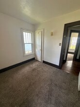 805 2nd Ave SW in Jamestown, ND - Building Photo - Building Photo