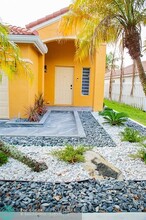 1566 Mira Vista Cir in Weston, FL - Building Photo - Building Photo