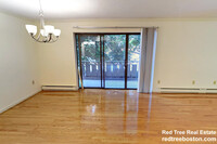 320 Hammond Pond Pkwy, Unit 104 in Chestnut Hill, MA - Building Photo - Building Photo