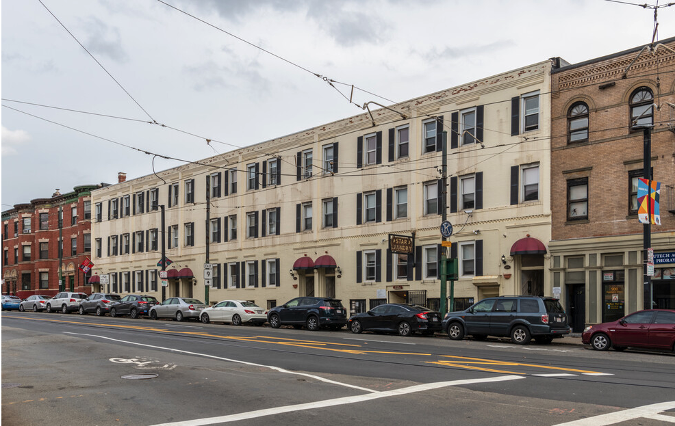 902 Huntington Ave, Unit 2 in Boston, MA - Foto de edificio