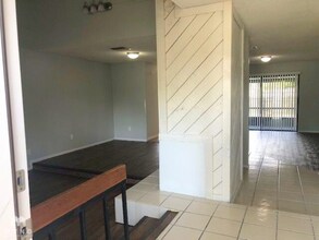 1060 Huntington Ct in Longwood, FL - Foto de edificio - Building Photo