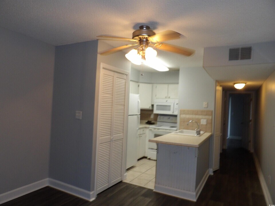 10172 Beach Dr SW in Calabash, NC - Building Photo
