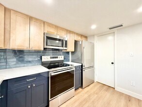 8255 E Thomas Rd in Scottsdale, AZ - Building Photo - Building Photo