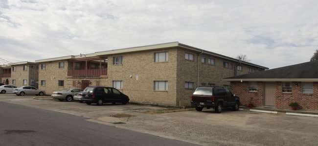 1610 Carrollton Ave in Metairie, LA - Foto de edificio - Building Photo