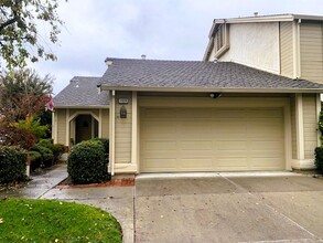 1928 Fiorio Cir in Pleasanton, CA - Building Photo - Building Photo